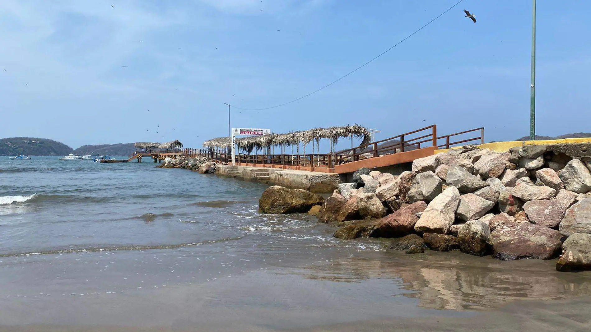 muelle playa linda zihuatanejo